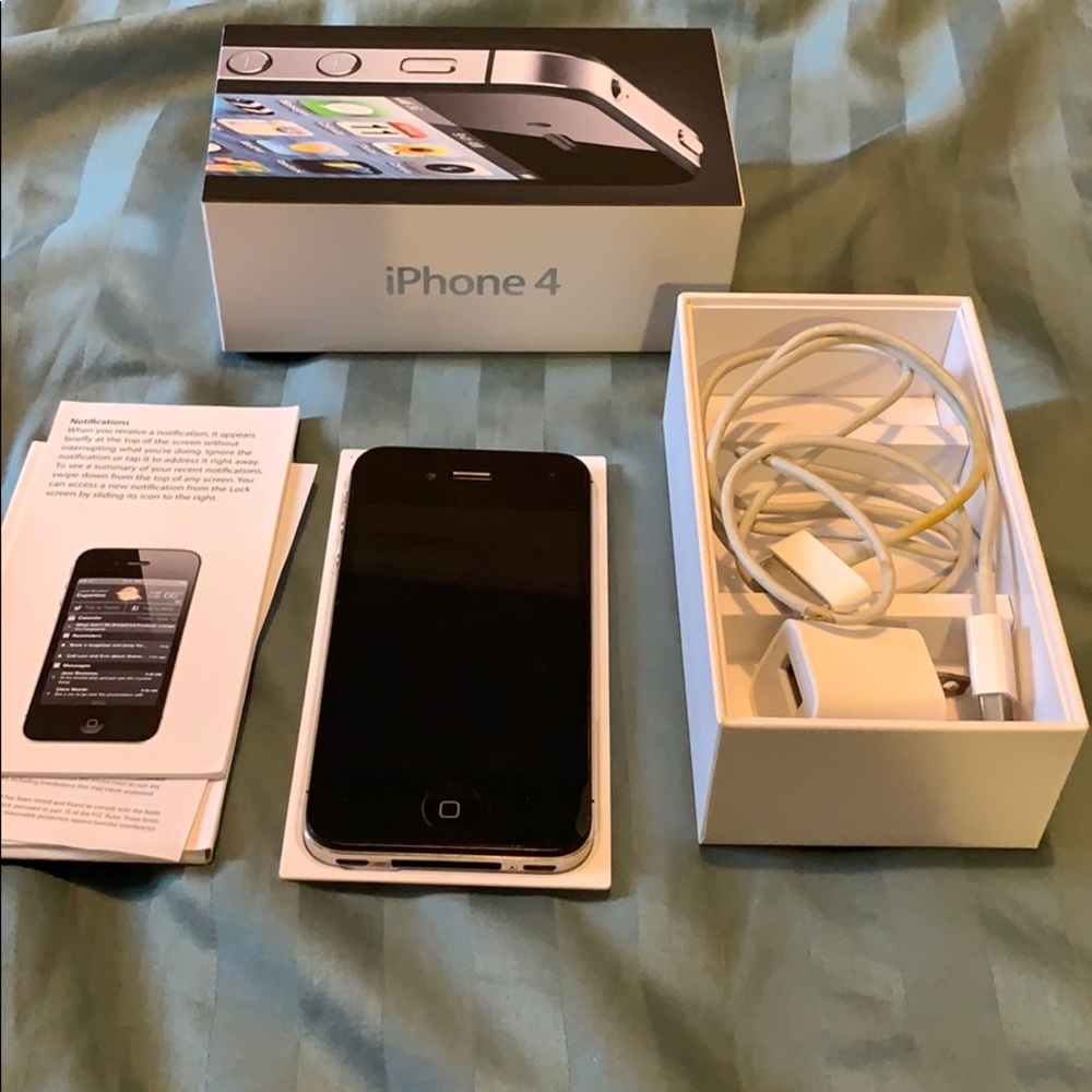 Phone 4 black